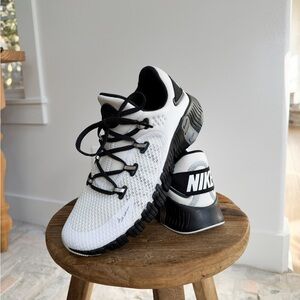 Nike Free Metcon 4 Premium | 8 | White, Black, Silver